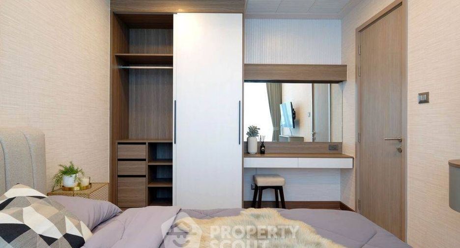For rent 2 bedrooms condo in Watthana, Bangkok