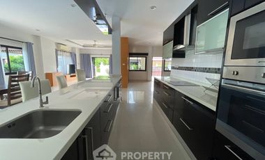 For rent 4 bedrooms house in Huay Yai, Pattaya