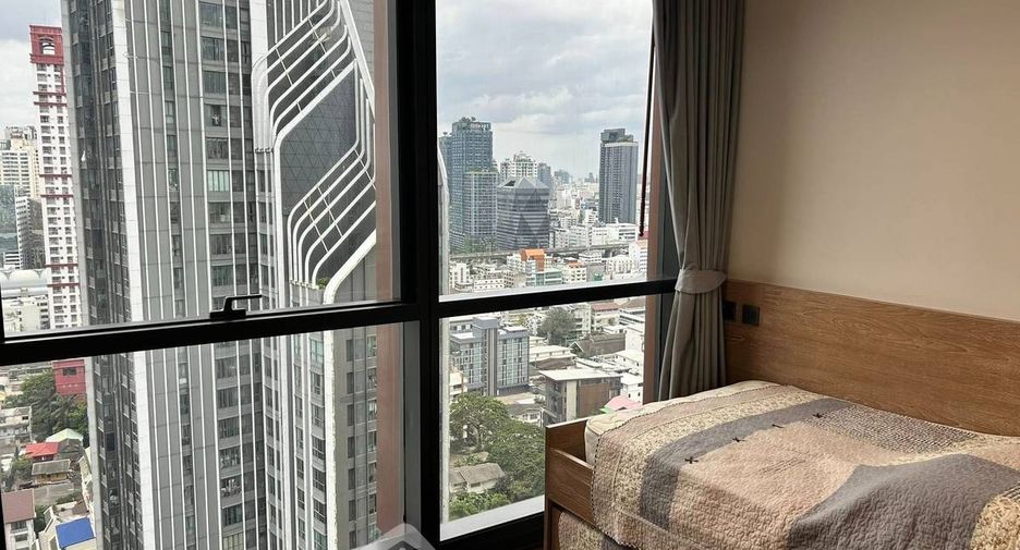 For rent 2 bedrooms condo in Pathum Wan, Bangkok
