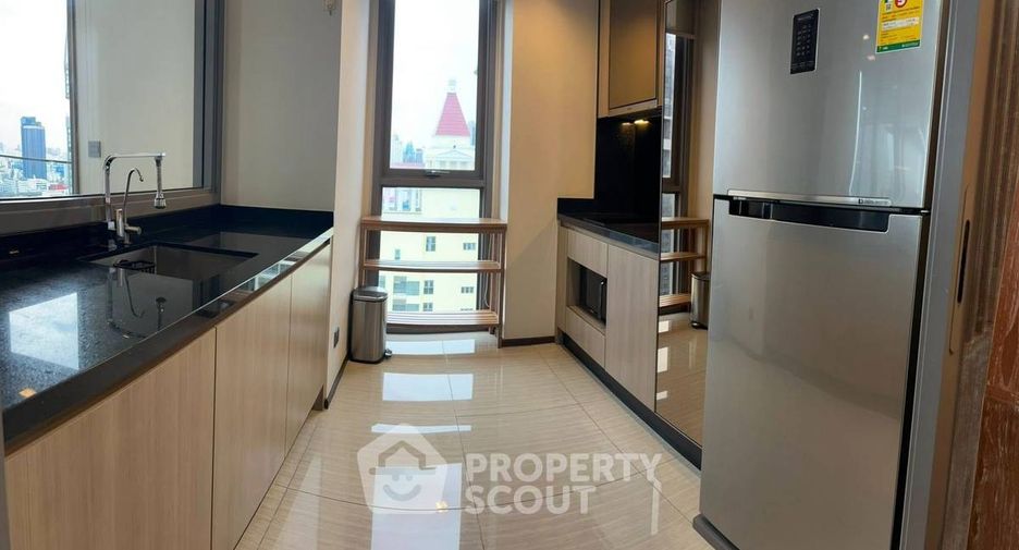 For rent 2 bedrooms condo in Pathum Wan, Bangkok