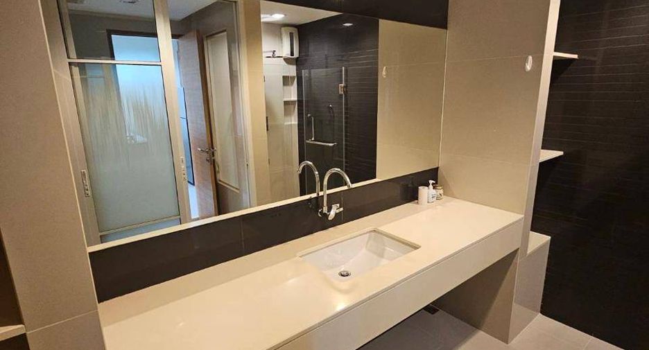 Wohnung zur Miete mit 1 Zimmer in Huai Khwang, Bangkok