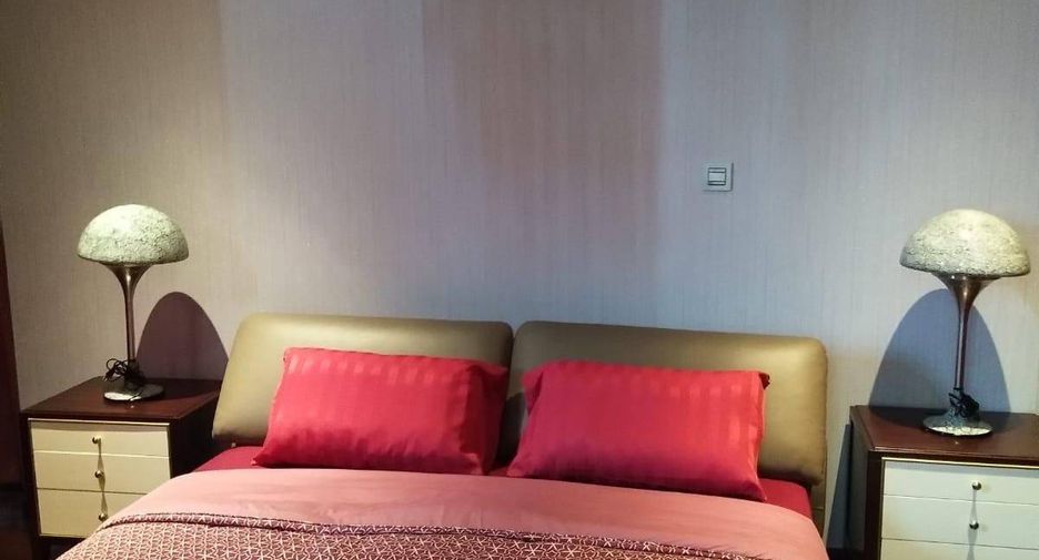Condo en alquiler de 3 habitaciones en Sathon, Bangkok