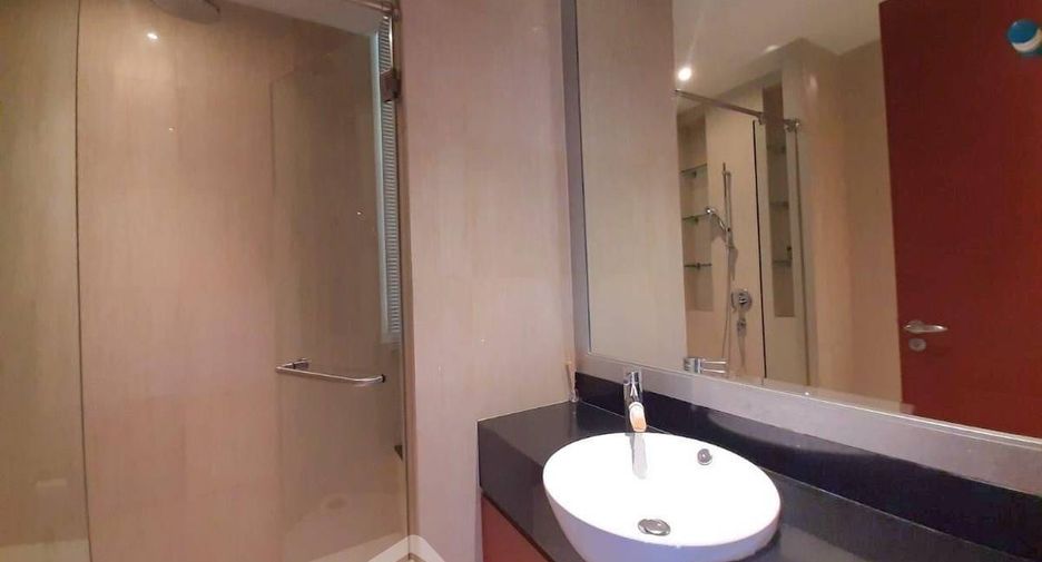 Condo en alquiler de 3 habitaciones en Sathon, Bangkok