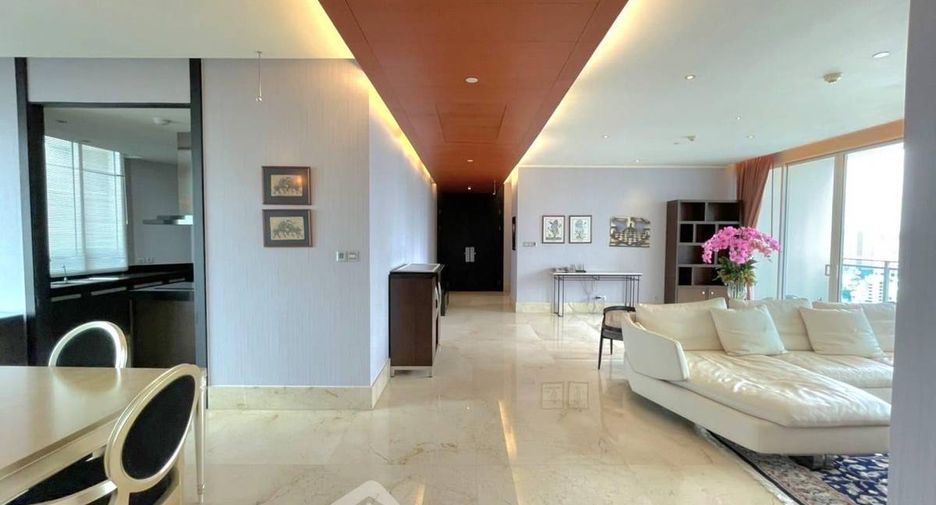 Condo en alquiler de 3 habitaciones en Sathon, Bangkok