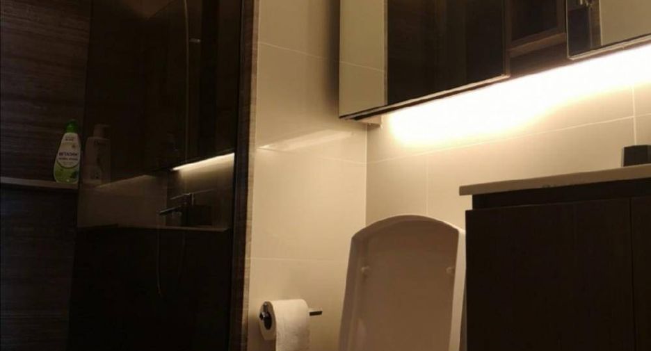 Condo en alquiler de 1 habitaciones en Khlong Toei, Bangkok