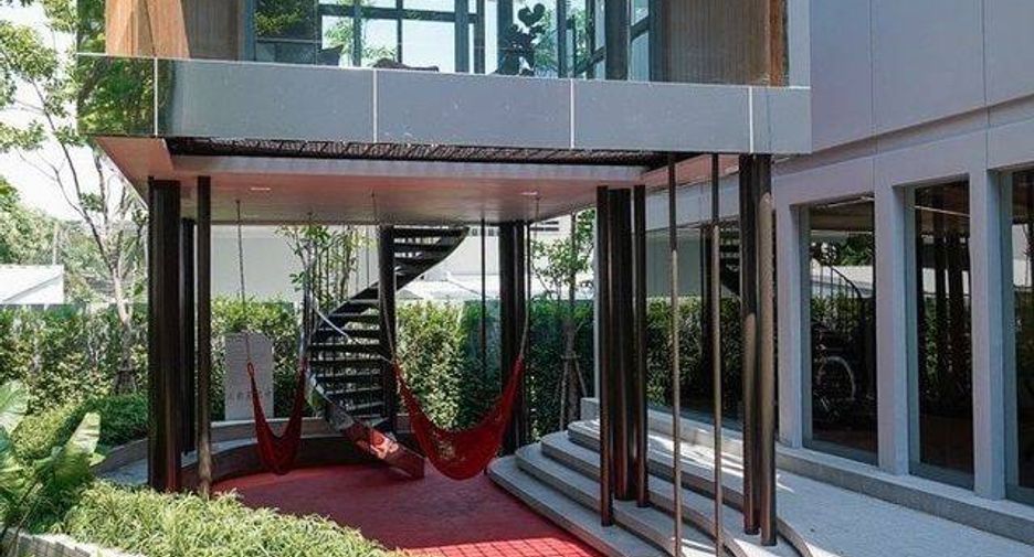 For rent 2 bedrooms condo in Watthana, Bangkok