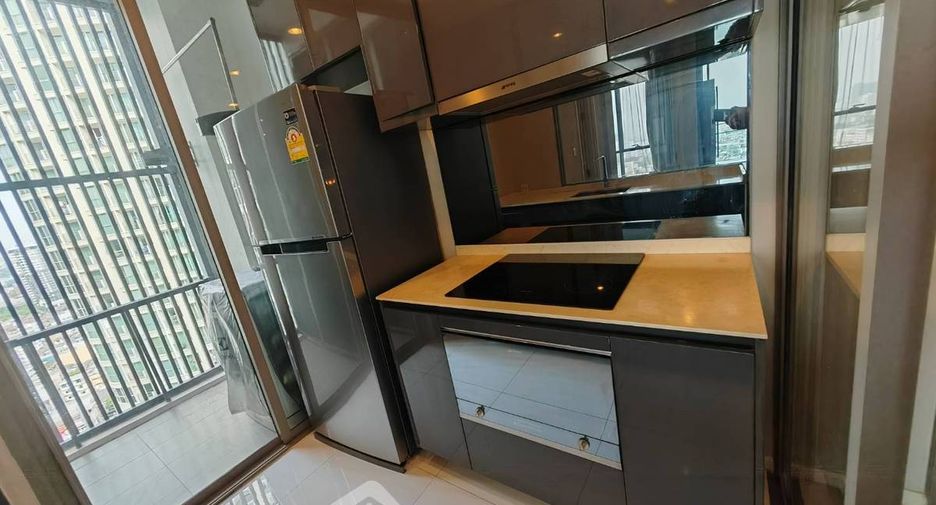 Condo en alquiler de 2 habitaciones en Khlong Toei, Bangkok