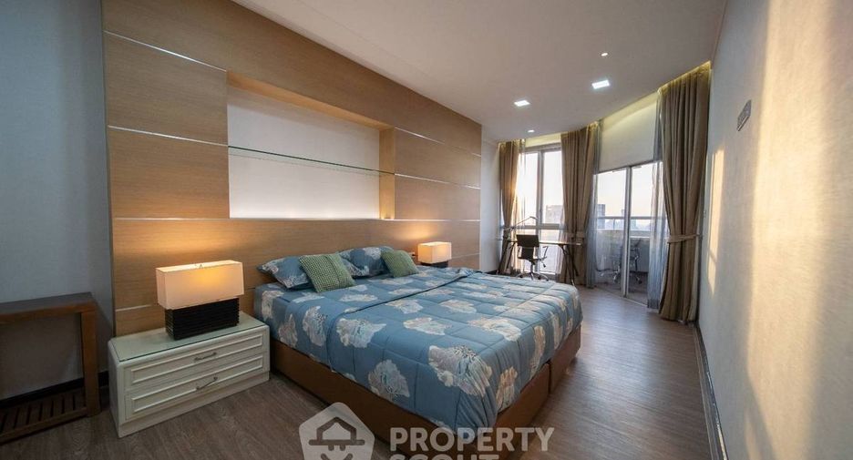 Condo en alquiler de 3 habitaciones en Khlong Toei, Bangkok