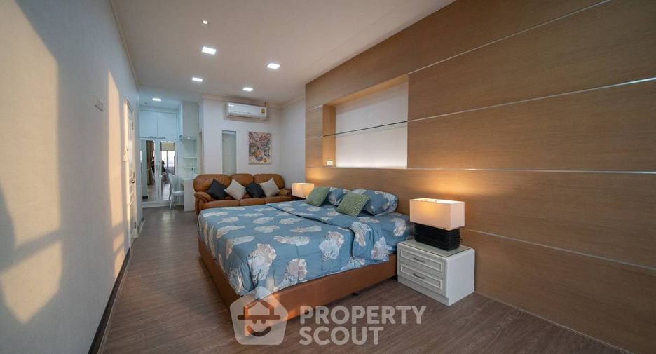 Condo en alquiler de 3 habitaciones en Khlong Toei, Bangkok