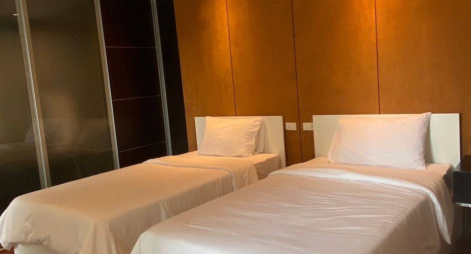 For rent 2 bedrooms condo in Watthana, Bangkok