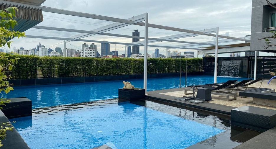 For rent 2 bedrooms condo in Watthana, Bangkok