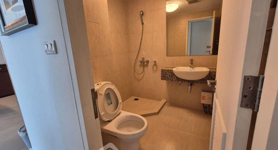 For rent 2 ベッドルーム condo in Watthana, Bangkok
