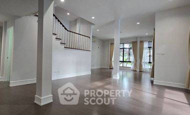 For rent 4 bedrooms house in Khlong Toei, Bangkok