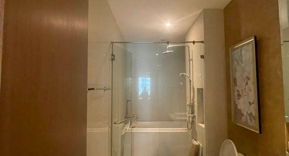 For rent 1 bed condo in Khlong Toei, Bangkok