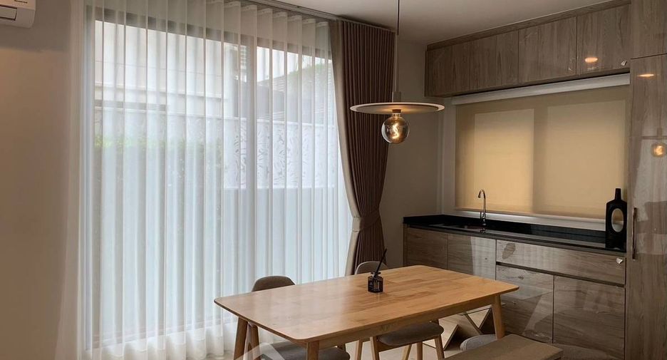 For rent 4 bedrooms house in Bang Kapi, Bangkok