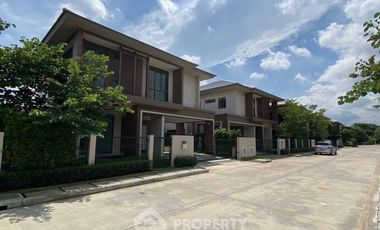 For rent 4 bedrooms house in Bang Kapi, Bangkok