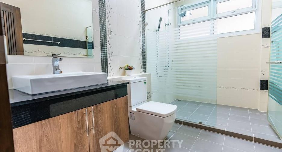 For rent 3 bedrooms house in Huay Yai, Pattaya