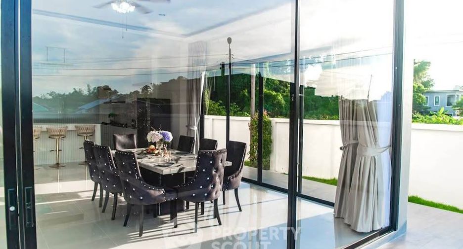 For rent 4 bedrooms house in Jomtien, Pattaya