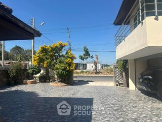 Casa en alquiler de 4 habitaciones en Bang Lamung, Chonburi