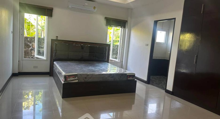 Casa en alquiler de 4 habitaciones en Bang Lamung, Chonburi