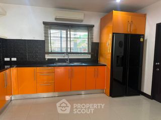 Casa en alquiler de 4 habitaciones en Bang Lamung, Chonburi