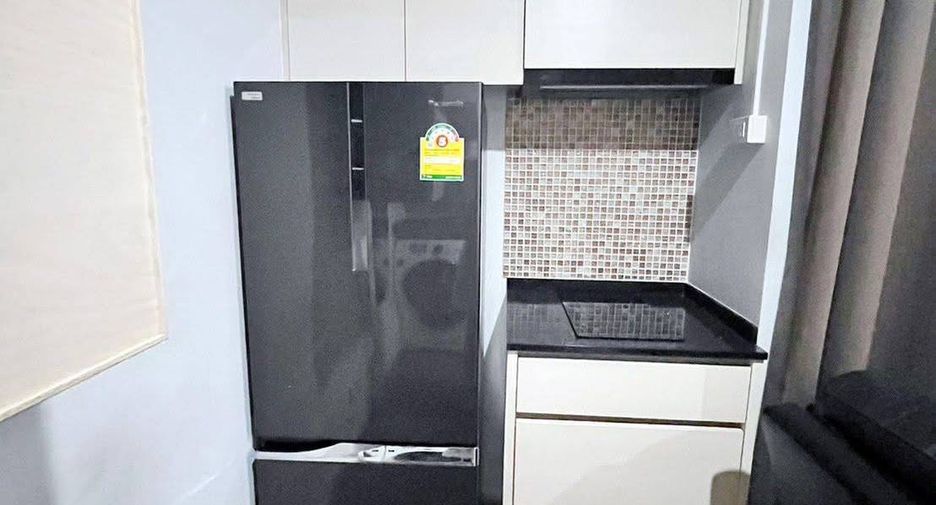 For rent 3 bedrooms condo in Huai Khwang, Bangkok