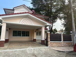 出租 3 卧室 独立屋 在 Lat Krabang, 曼谷