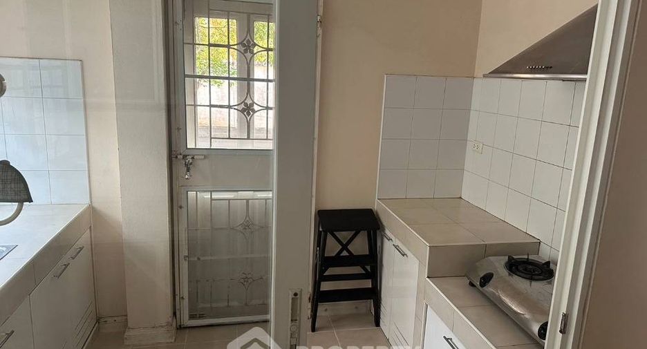 出租 3 卧室 独立屋 在 Lat Krabang, 曼谷