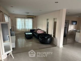 出租 3 卧室 独立屋 在 Lat Krabang, 曼谷