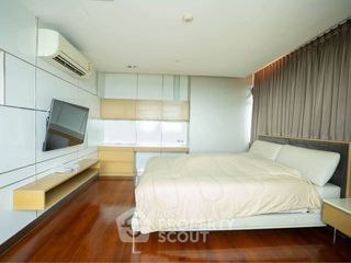 For rent 6 bedrooms condo in Yan Nawa, Bangkok