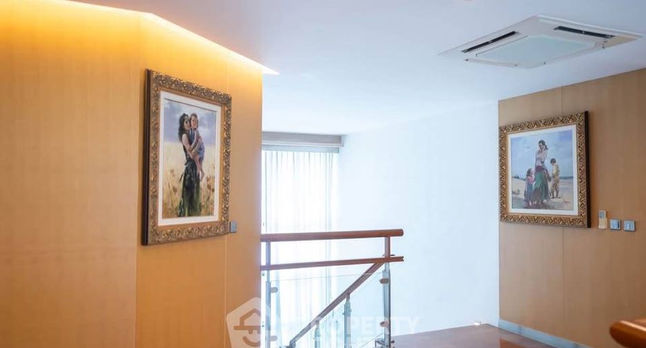 For rent 6 bedrooms condo in Yan Nawa, Bangkok