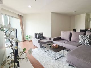À louer 3 chambres condo à Huai Khwang, Bangkok