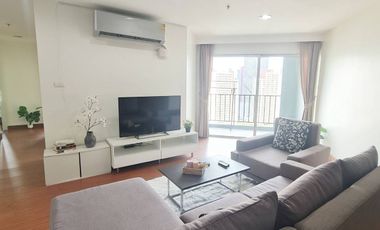 For rent 3 bedrooms condo in Huai Khwang, Bangkok
