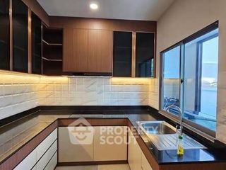 For rent 4 bedrooms house in Lat Krabang, Bangkok