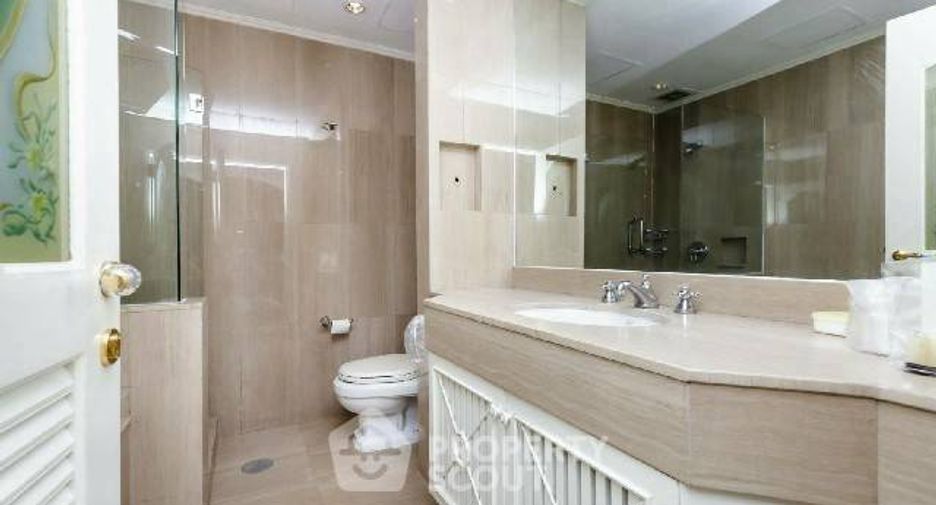 Wohnung zur Miete mit 2 Zimmer in Pathum Wan, Bangkok
