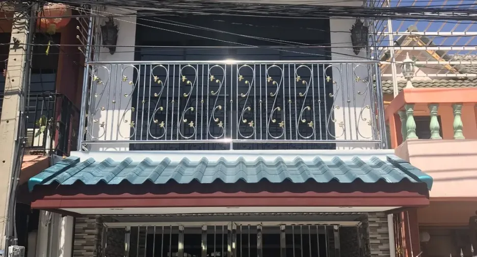出售 3 卧室 联排别墅 在 Khlong Sam Wa, 曼谷
