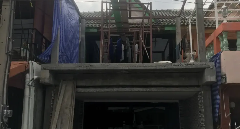 出售 3 卧室 联排别墅 在 Khlong Sam Wa, 曼谷