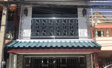 出售 3 卧室 联排别墅 在 Khlong Sam Wa, 曼谷
