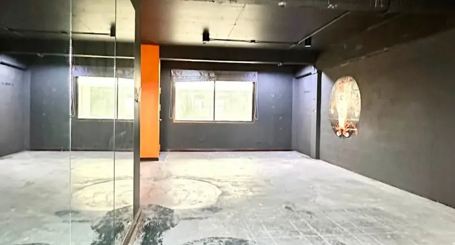 Аренда офис в Хуаи Кхщанг, Бангкок