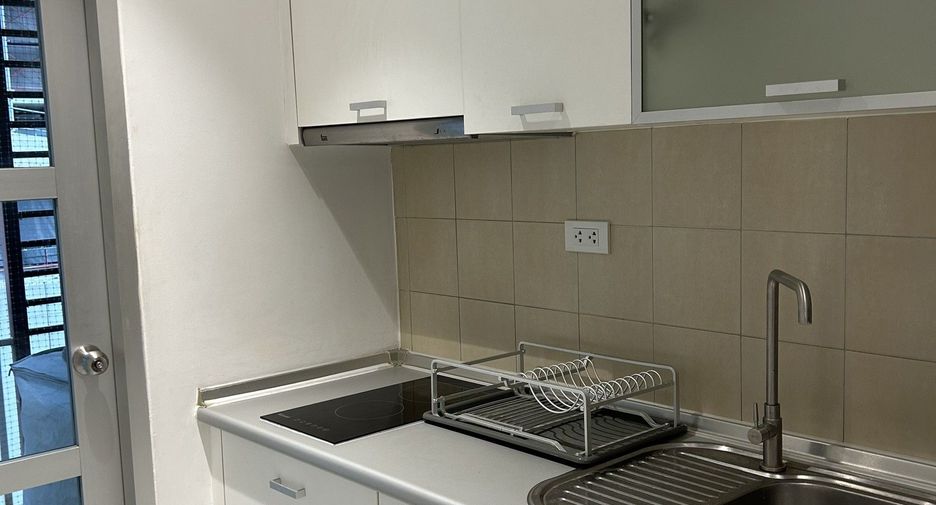 À vendre studio condo à Bang Na, Bangkok