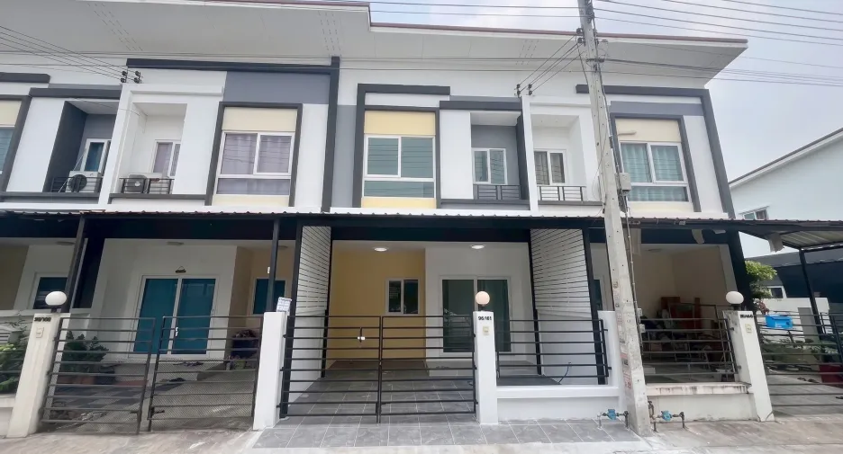 出售 3 卧室 独立屋 在 Sam Phran, Nakhon Pathom