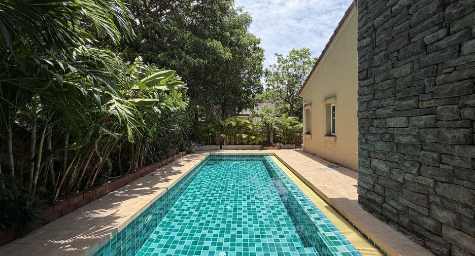 For rent 3 bedrooms house in Bang Lamung, Chonburi