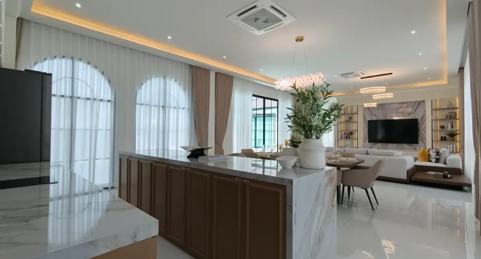 For sale 5 ベッドルーム house in Bang Lamung, Chonburi