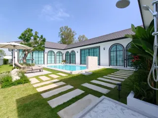 For sale 5 ベッドルーム house in Bang Lamung, Chonburi