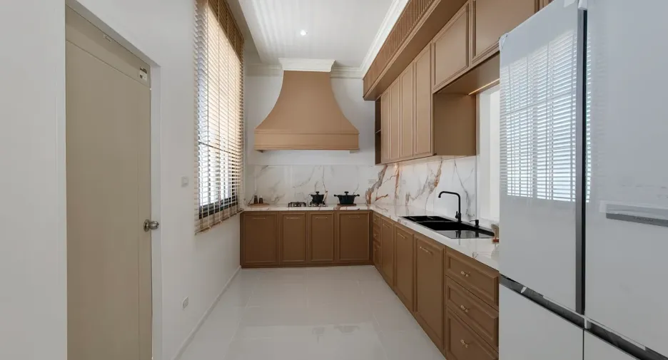 For sale 5 ベッドルーム house in Bang Lamung, Chonburi