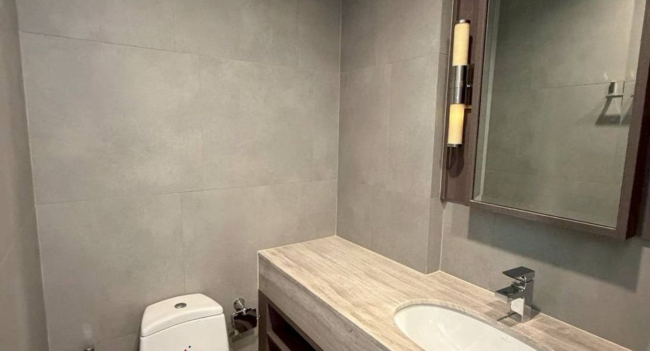 For rent and for sale 3 bedrooms condo in Sathon, Bangkok