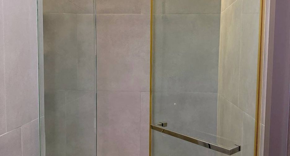 For rent and for sale 3 bedrooms condo in Sathon, Bangkok