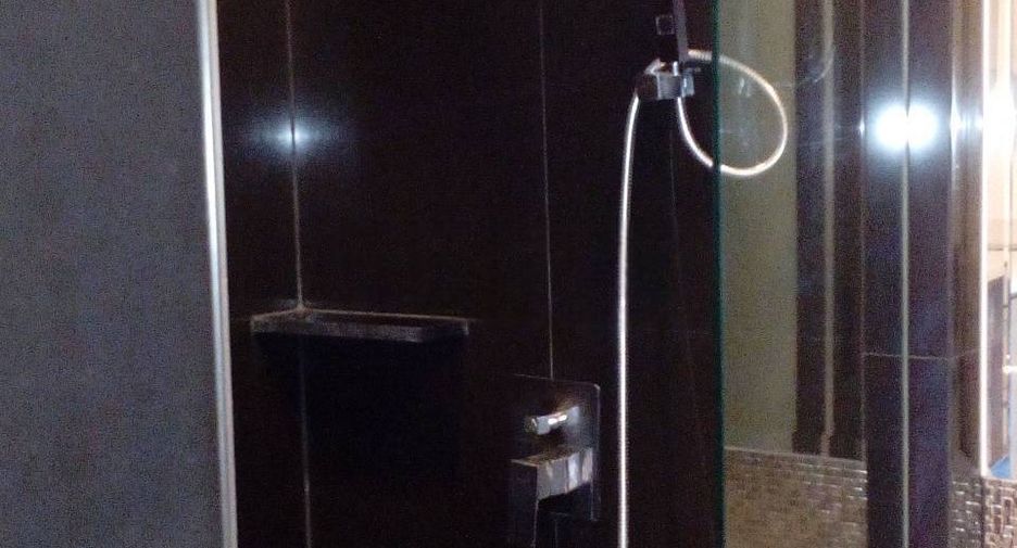 For sale 1 bed condo in Khlong Toei, Bangkok