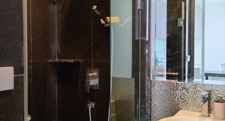 For sale 1 bed condo in Khlong Toei, Bangkok