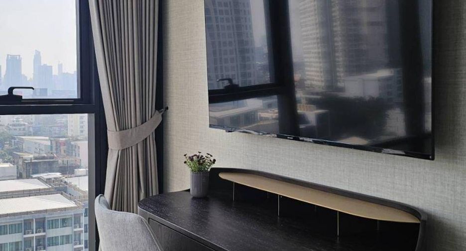 For rent 2 bedrooms condo in Ratchathewi, Bangkok